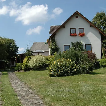 Comfortable, Spacious With Landscaped Garden And Large Terrace 度假居