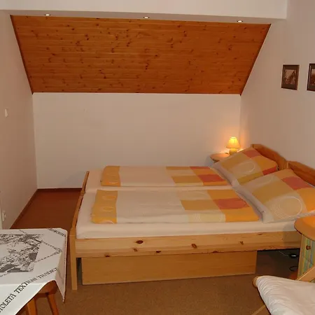 Comfortable, Spacious With Landscaped Garden And Large Terrace 度假居 Bozkovska