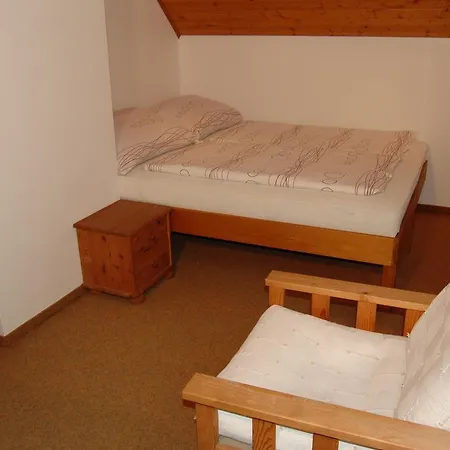 Comfortable, Spacious With Landscaped Garden And Large Terrace Bozkovska