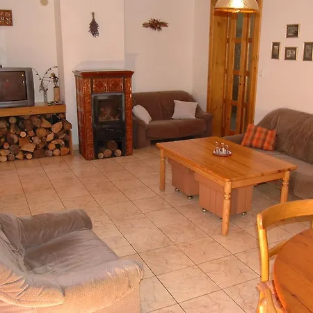 Comfortable, Spacious With Landscaped Garden And Large Terrace 度假居