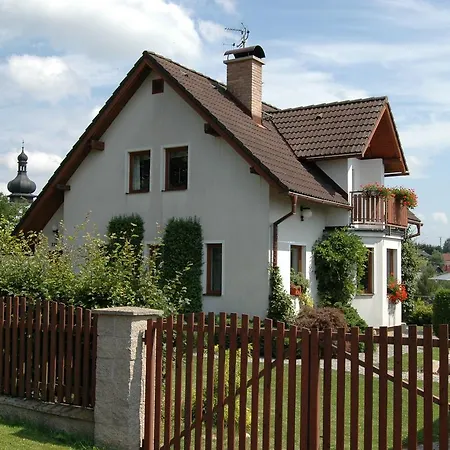 Comfortable, Spacious With Landscaped Garden And Large Terrace * Bozkovska